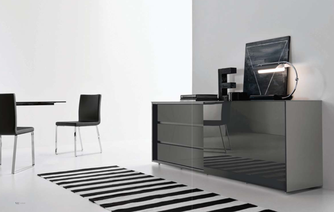 SHİNE Beyaz Camlı Büfe